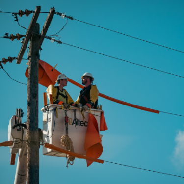 Aerial Work Platforms (AWPs) are used to safely lift workers and tools to elevated work areas. Their main applications include:Telecommunications & Utilities – pole and line work, equipment servicing